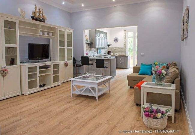 Apartamento en Las Palmas de Gran Canaria - Flatguest Living house - Urban - Cosy - Parking