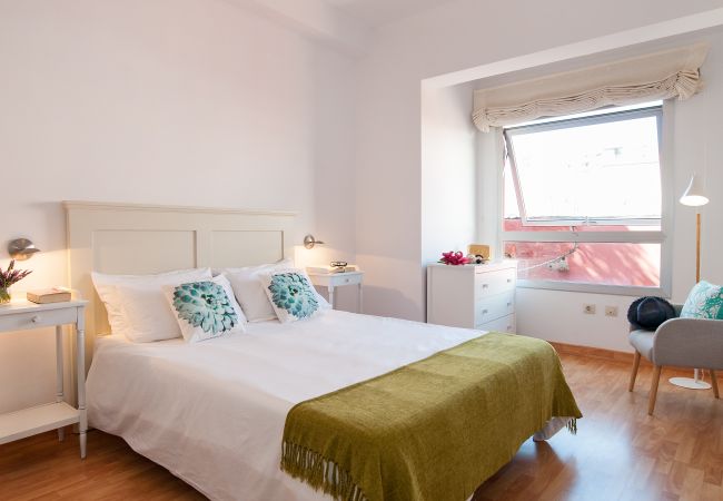 Apartment in Las Palmas de Gran Canaria - Flatguest Triana + Urban + Cosy + WiFi